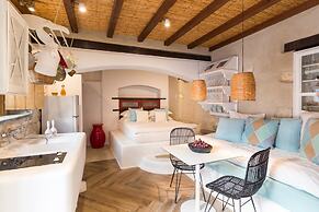 Kallos Villas & Suites