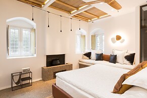 Kallos Villas & Suites