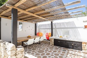 Kallos Villas & Suites