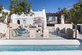 Kallos Villas & Suites