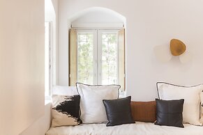 Kallos Villas & Suites