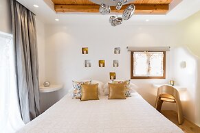 Kallos Villas & Suites