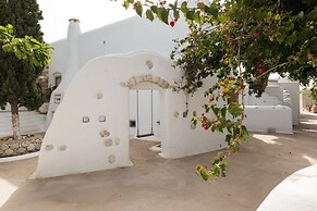Kallos Villas & Suites