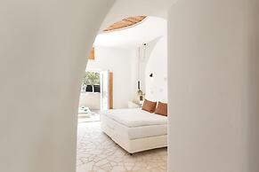 Kallos Villas & Suites