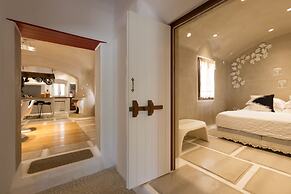 Kallos Villas & Suites