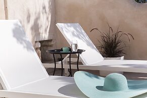 Kallos Villas & Suites