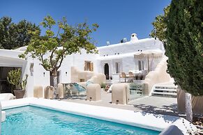 Kallos Villas & Suites