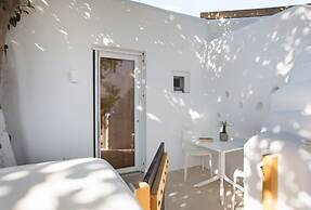 Kallos Villas & Suites