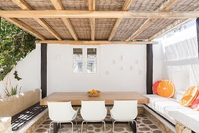 Kallos Villas & Suites