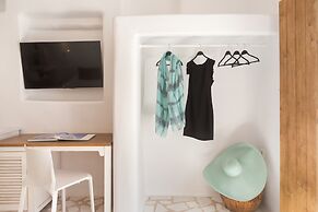 Kallos Villas & Suites