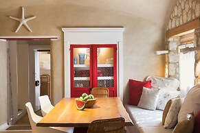 Kallos Villas & Suites