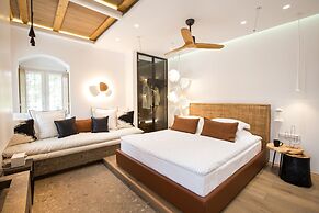 Kallos Villas & Suites