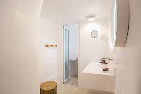 Kallos Villas & Suites