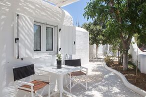 Kallos Villas & Suites