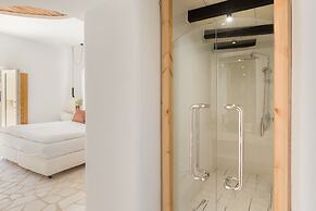 Kallos Villas & Suites