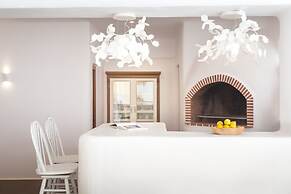 Kallos Villas & Suites