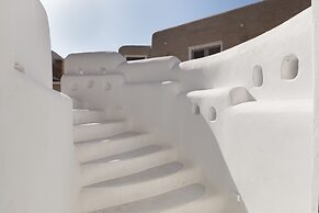 Kallos Villas & Suites