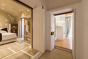 Kallos Villas & Suites