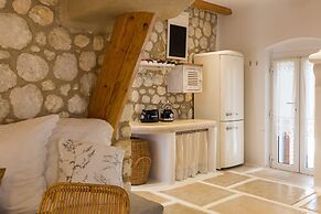 Kallos Villas & Suites