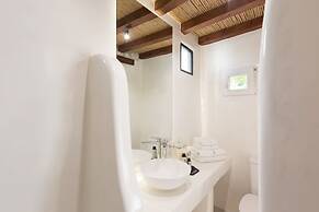 Kallos Villas & Suites