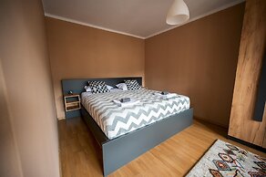 Duplex Apartment for up to 12 People- Old Town