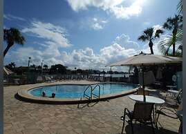 Ocean Front Beach in Clearwater 2BB 2BA