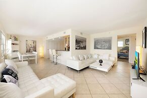 Ocean Front Beach in Clearwater 2BB 2BA