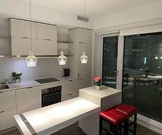 Waterfront Yonge Apartments