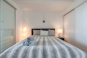 Waterfront Yonge Apartments