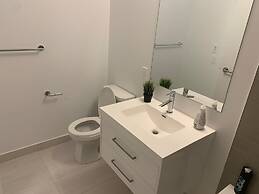 Waterfront Yonge Apartments