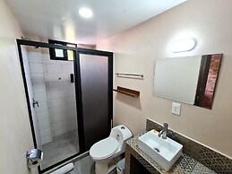 R10 Habitación Equipada STV WIFI Parking