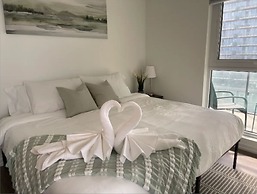 Waterfront Jane Retreat