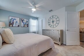 Living Large on Lelani