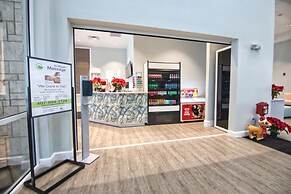 Living Large on Lelani