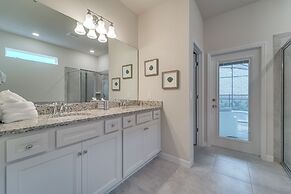 Living Large on Lelani