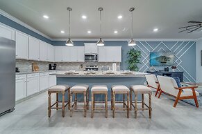 Living Large on Lelani