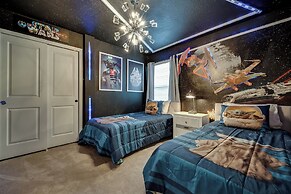 Living Large on Lelani