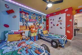 Living Large on Lelani