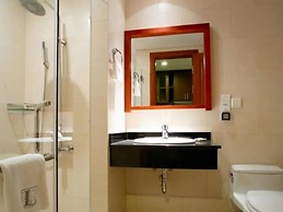 Night Life Lancaster 1br GymBarJapTown