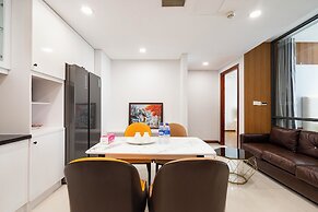 Night Life Lancaster 1br GymBarJapTown