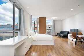 Night Life Lancaster 1br GymBarJapTown