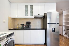 Night Life Lancaster 1br GymBarJapTown