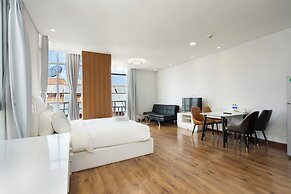 Night Life Lancaster 1br GymBarJapTown