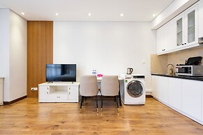 Night Life Lancaster 1br GymBarJapTown