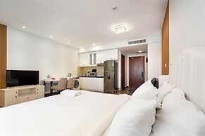 Night Life Lancaster 1br GymBarJapTown