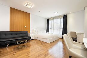 Night Life Lancaster 1br GymBarJapTown