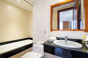 Night Life Lancaster 1br GymBarJapTown