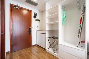 Night Life Lancaster 1br GymBarJapTown