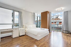 Night Life Lancaster 1br GymBarJapTown