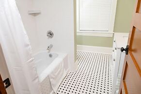 The Winona House - Boutique Hotel Near Downtown